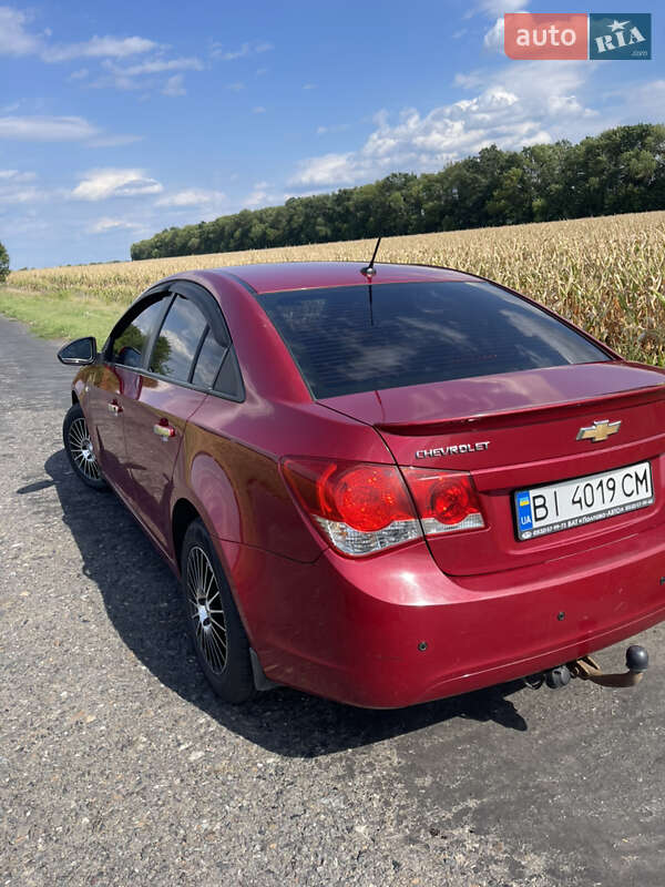 Седан Chevrolet Cruze 2010 в Полтаві