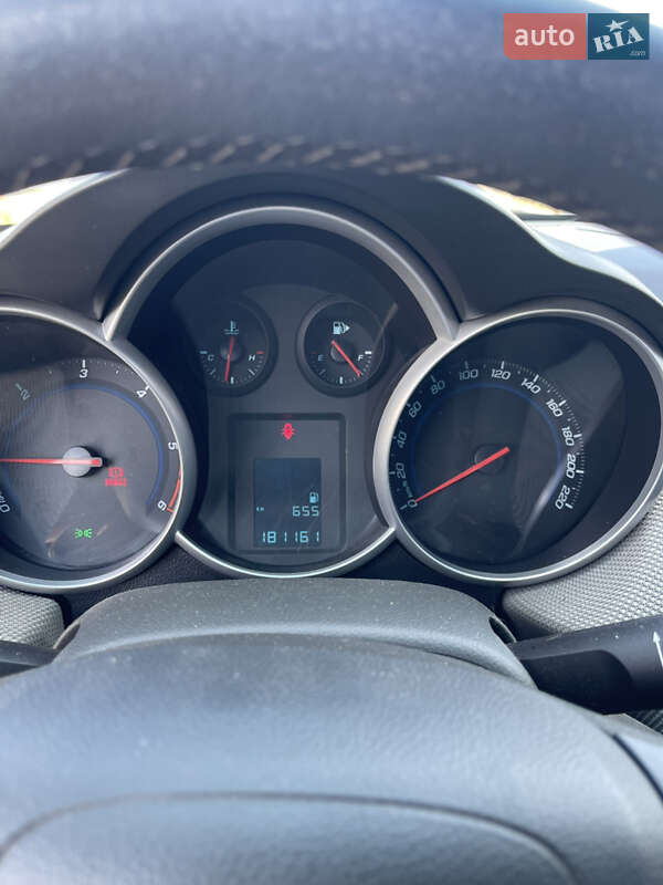 Седан Chevrolet Cruze 2010 в Полтаві