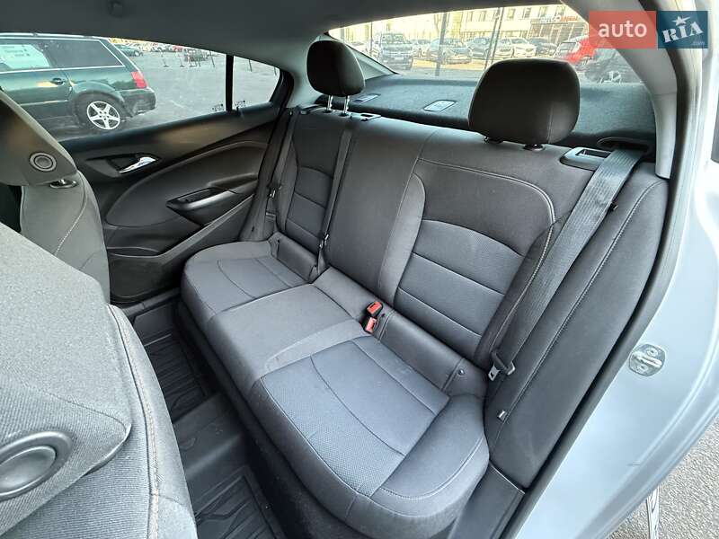 Седан Chevrolet Cruze 2018 в Киеве