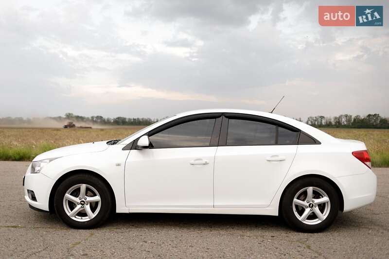 Седан Chevrolet Cruze 2012 в Котельві