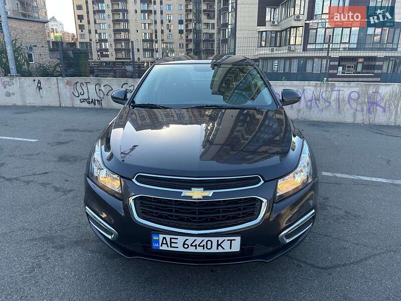 Седан Chevrolet Cruze 2015 в Києві