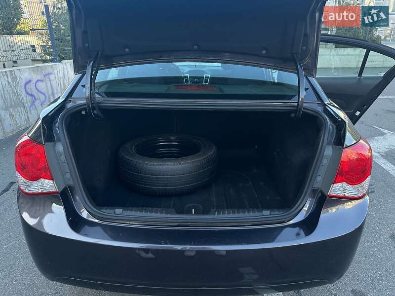 Седан Chevrolet Cruze 2015 в Києві