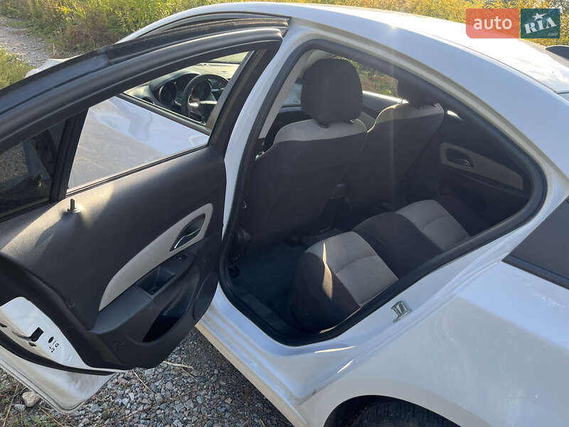 Седан Chevrolet Cruze 2015 в Борисполе