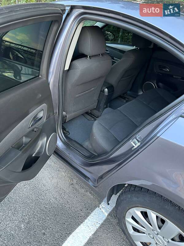 Седан Chevrolet Cruze 2014 в Дніпрі