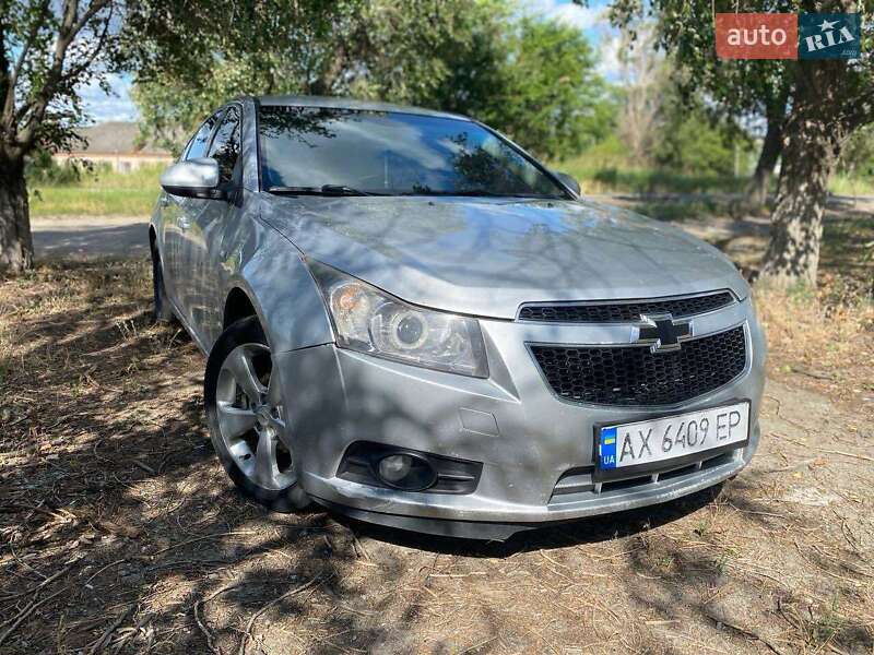 Седан Chevrolet Cruze 2011 в Днепре
