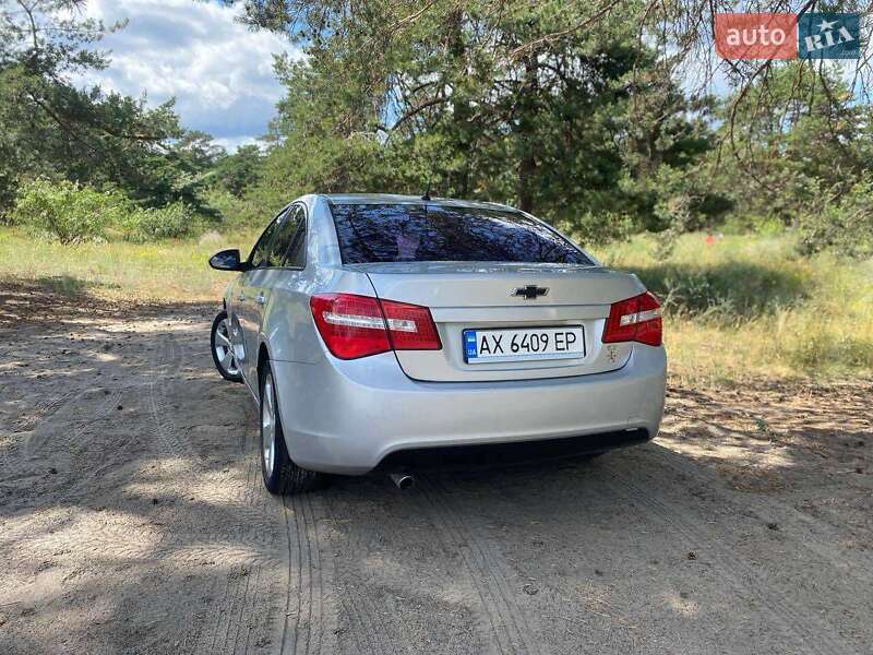 Седан Chevrolet Cruze 2011 в Днепре