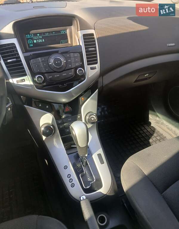 Седан Chevrolet Cruze 2011 в Каменском