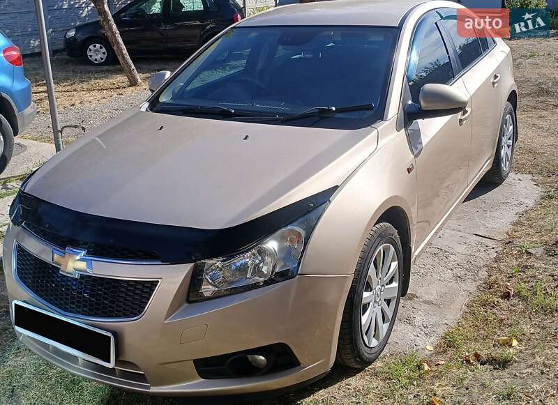 Седан Chevrolet Cruze 2011 в Каменском
