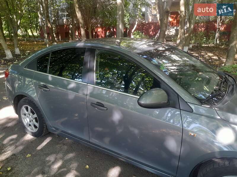 Седан Chevrolet Cruze 2010 в Казатине