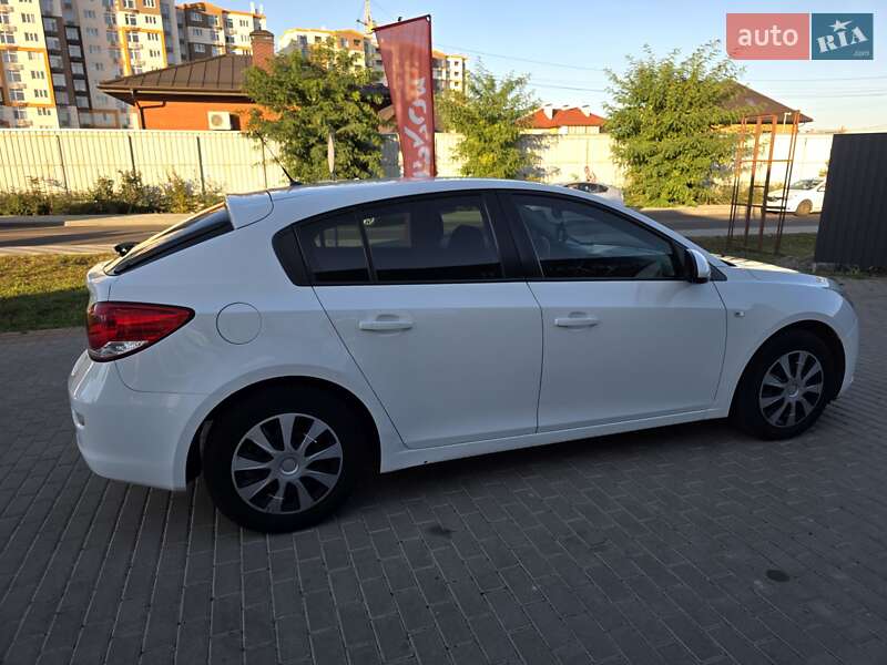 Хэтчбек Chevrolet Cruze 2011 в Киеве