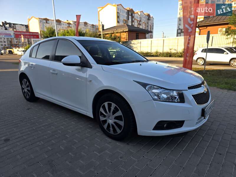 Хэтчбек Chevrolet Cruze 2011 в Киеве