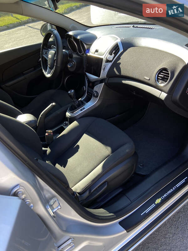 Седан Chevrolet Cruze 2012 в Шепетівці