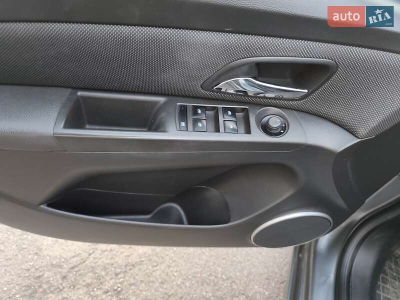 Седан Chevrolet Cruze 2011 в Тульчині