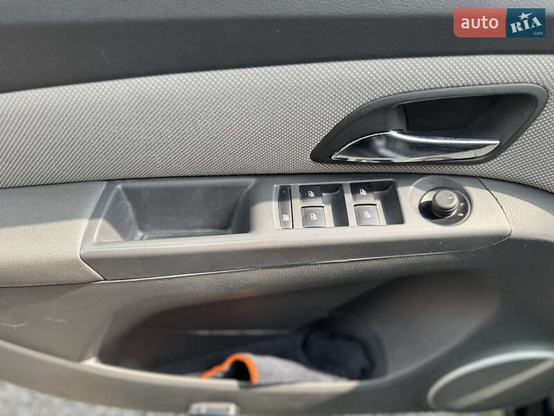 Седан Chevrolet Cruze 2010 в Подольске фото 11 Седан Chevrolet Cruze 2010 в Подольске