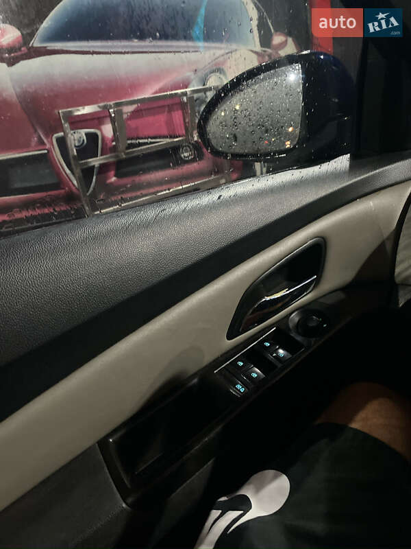 Седан Chevrolet Cruze 2013 в Днепре