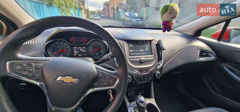 Седан Chevrolet Cruze 2017 в Ужгороді