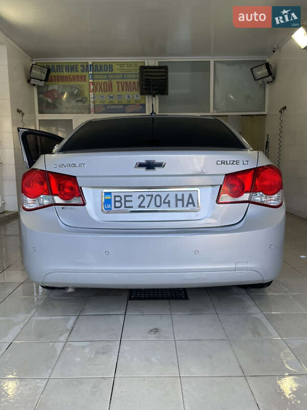 Седан Chevrolet Cruze 2011 в Первомайске