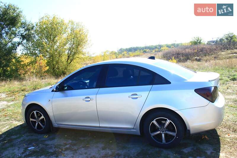 Седан Chevrolet Cruze 2011 в Павлограді