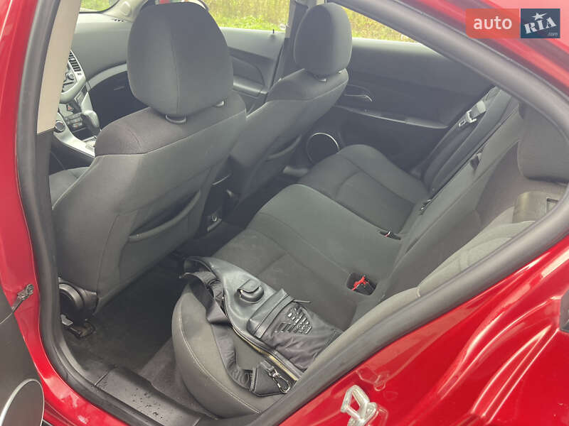 Седан Chevrolet Cruze 2011 в Ровно