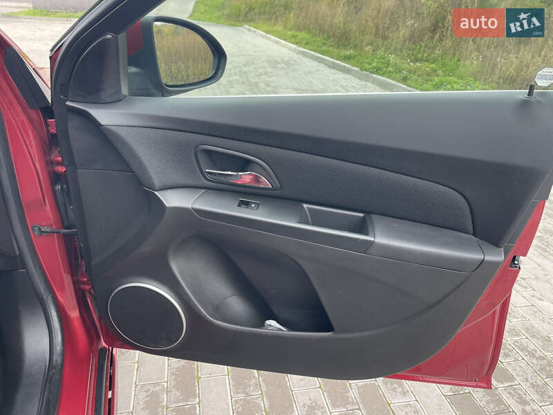 Седан Chevrolet Cruze 2011 в Ровно