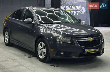 Седан Chevrolet Cruze 2013 в Чернівцях