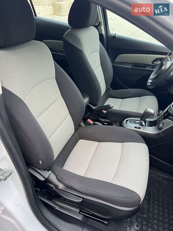 Седан Chevrolet Cruze 2012 в Тернополе