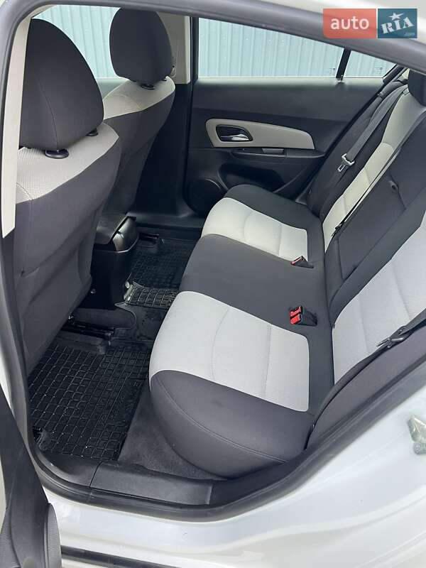Седан Chevrolet Cruze 2012 в Тернополе