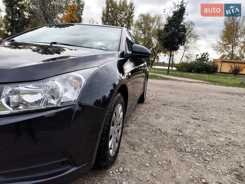 Седан Chevrolet Cruze 2009 в Киеве фото 19 Седан Chevrolet Cruze 2009 в Киеве
