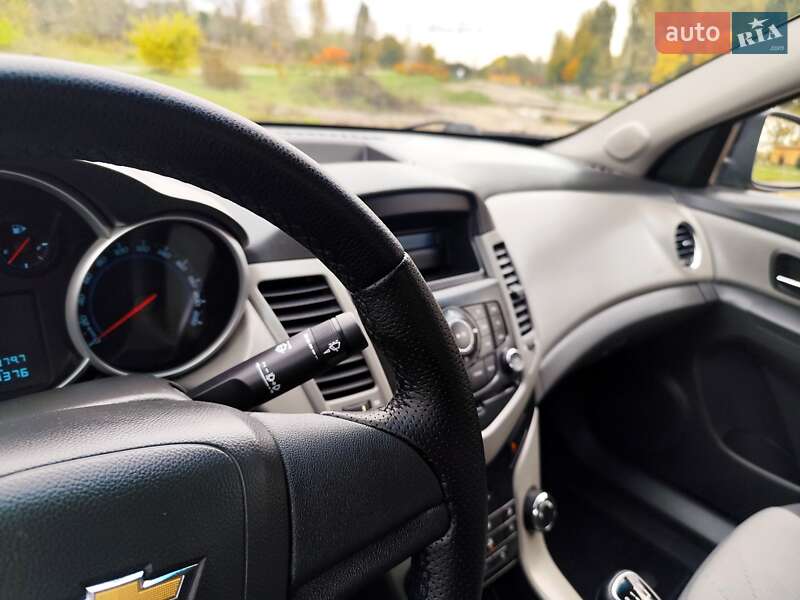 Седан Chevrolet Cruze 2009 в Киеве фото 25 Седан Chevrolet Cruze 2009 в Киеве