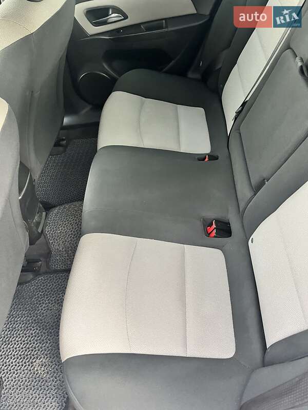 Седан Chevrolet Cruze 2011 в Харкові