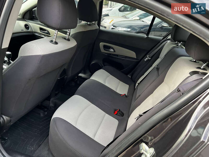 Седан Chevrolet Cruze 2014 в Днепре