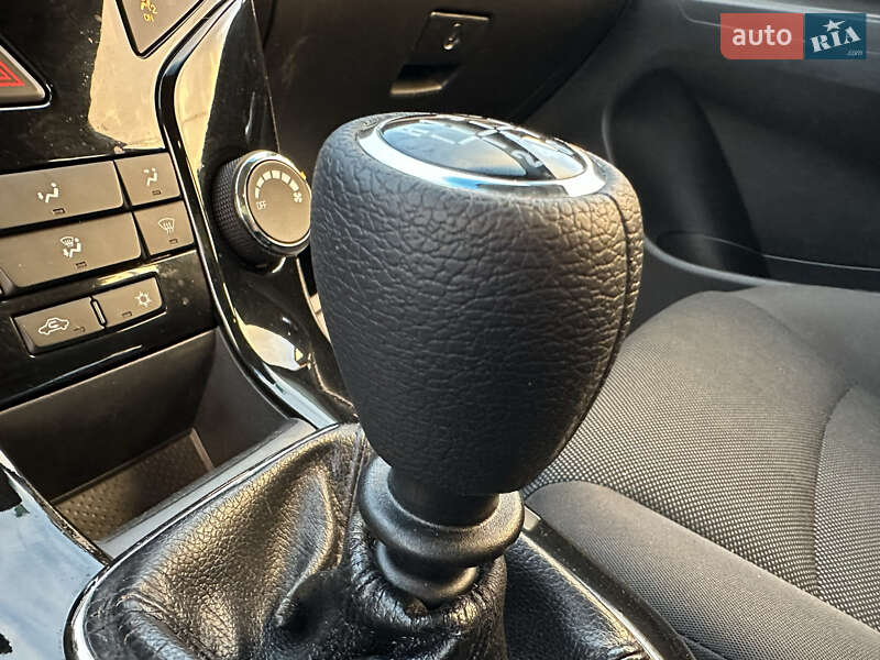 Универсал Chevrolet Cruze 2013 в Луцке фото 62 Универсал Chevrolet Cruze 2013 в Луцке