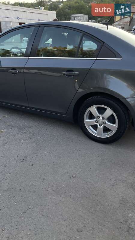Седан Chevrolet Cruze 2013 в Полтаві