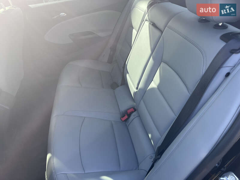 Седан Chevrolet Cruze 2018 в Черновцах