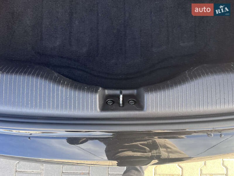 Седан Chevrolet Cruze 2018 в Черновцах