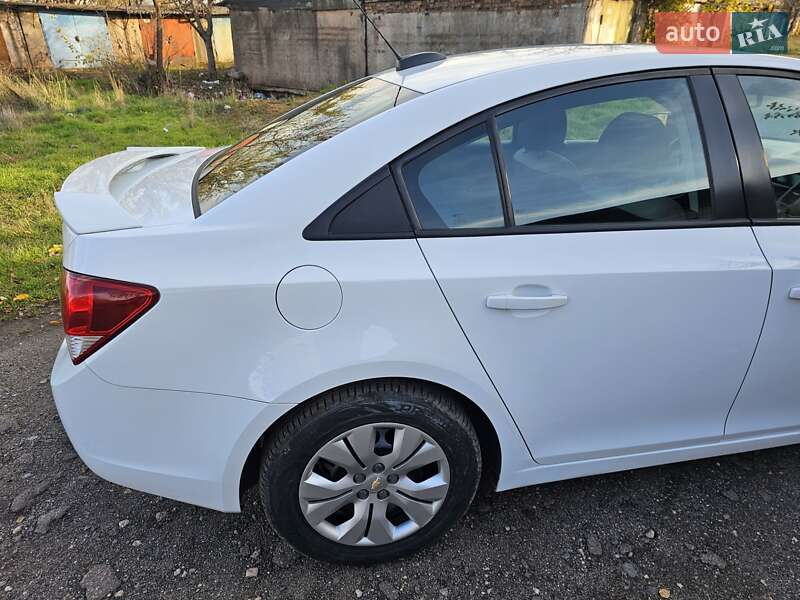 Седан Chevrolet Cruze 2015 в Кривому Розі