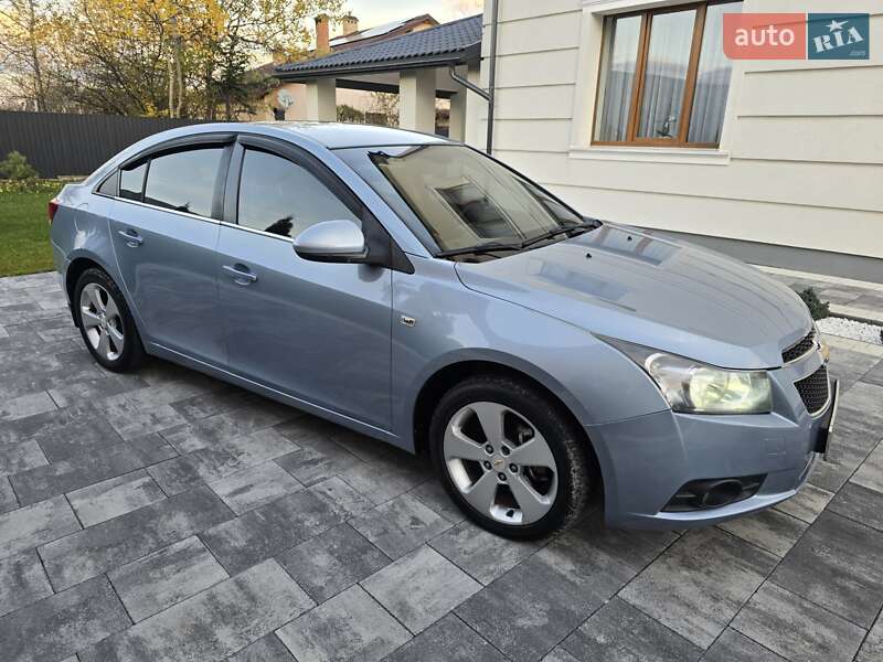 Седан Chevrolet Cruze 2011 в Ивано-Франковске