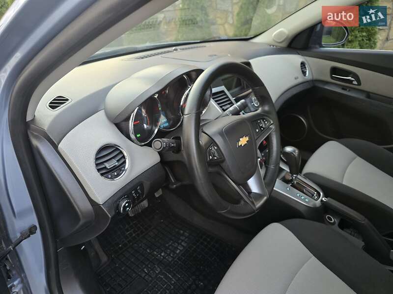 Седан Chevrolet Cruze 2011 в Ивано-Франковске