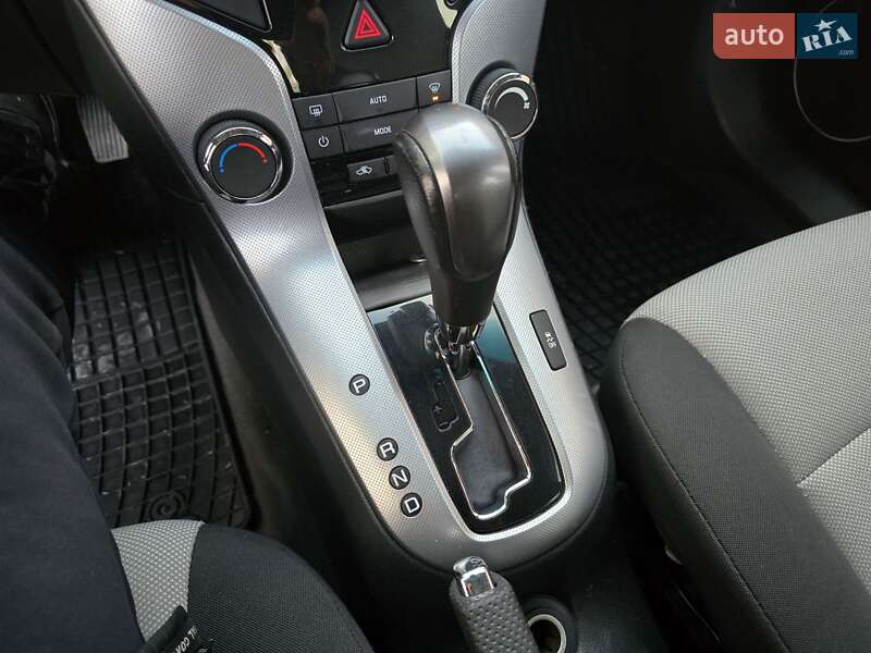 Седан Chevrolet Cruze 2011 в Ивано-Франковске