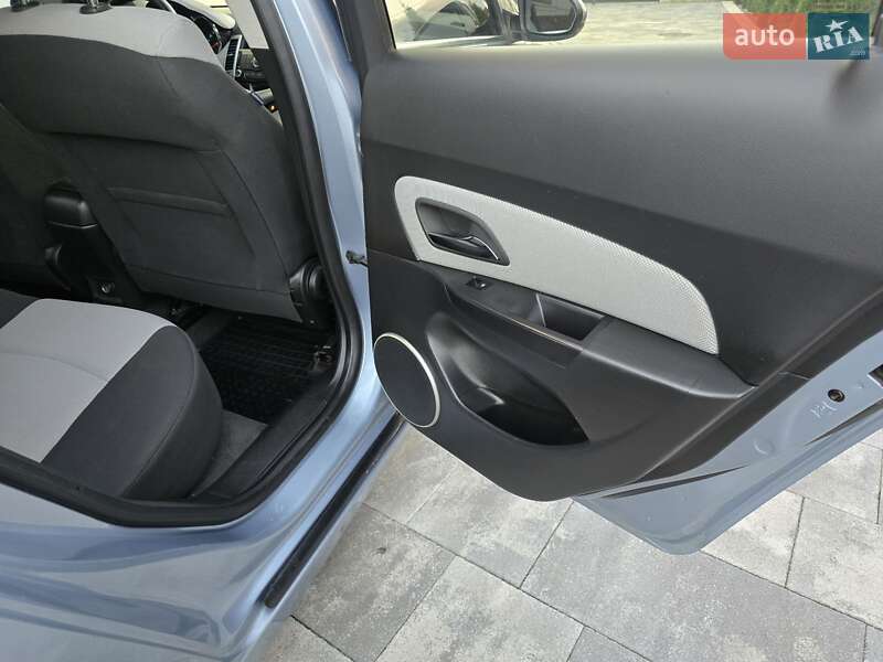 Седан Chevrolet Cruze 2011 в Ивано-Франковске