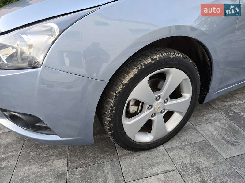 Седан Chevrolet Cruze 2011 в Ивано-Франковске