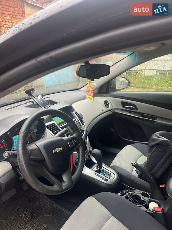 Седан Chevrolet Cruze 2014 в Чернігові
