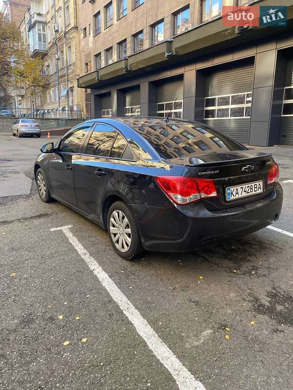 Седан Chevrolet Cruze 2011 в Киеве фото 3 Седан Chevrolet Cruze 2011 в Киеве