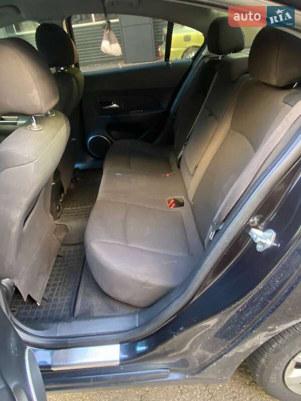 Седан Chevrolet Cruze 2011 в Киеве фото 12 Седан Chevrolet Cruze 2011 в Киеве