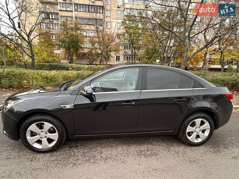Седан Chevrolet Cruze 2010 в Киеве фото 12 Седан Chevrolet Cruze 2010 в Киеве