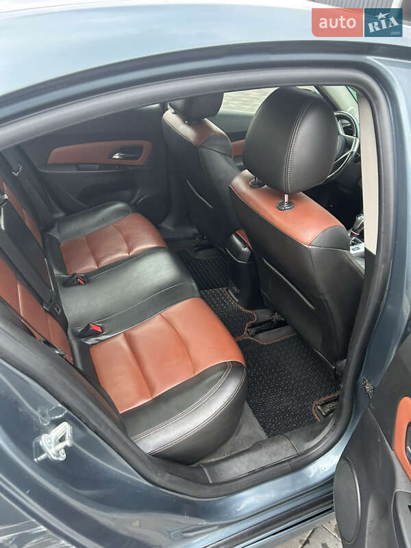 Седан Chevrolet Cruze 2012 в Полтаве