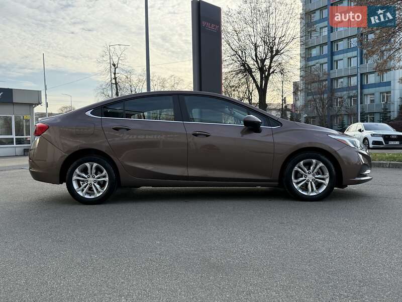 Седан Chevrolet Cruze 2018 в Киеве фото 9 Седан Chevrolet Cruze 2018 в Киеве