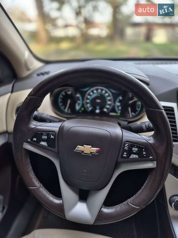 Седан Chevrolet Cruze 2013 в Чернигове