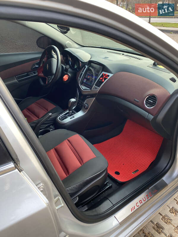 Седан Chevrolet Cruze 2014 в Киеве