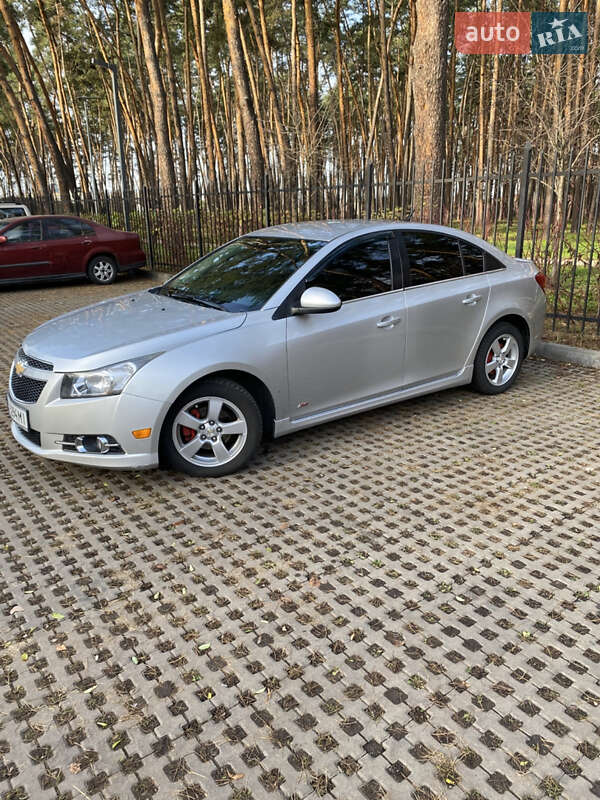 Седан Chevrolet Cruze 2014 в Киеве